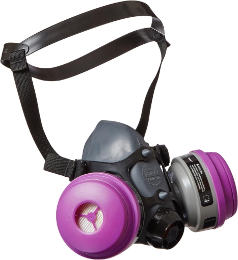 Picture of North by Honeywell 5500 Series half mask with (2) 7581P100 OVP100 cartridges. Size large. (5581P100L)